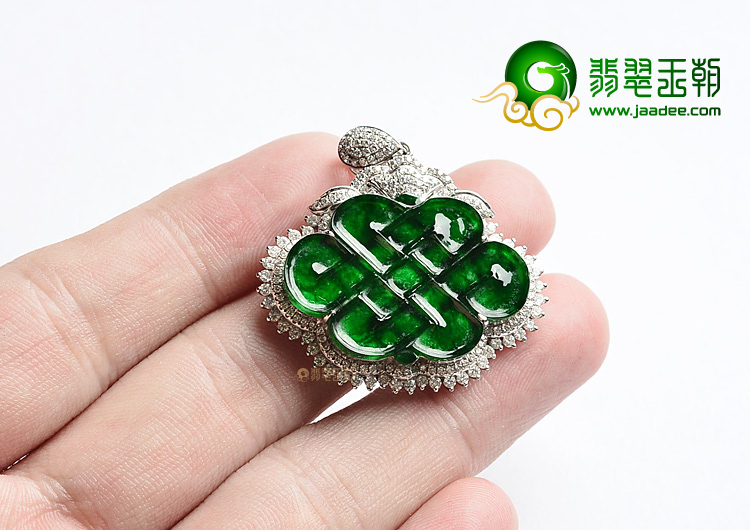 (超值推荐)冰种阳绿镶白金胸坠(真钻)