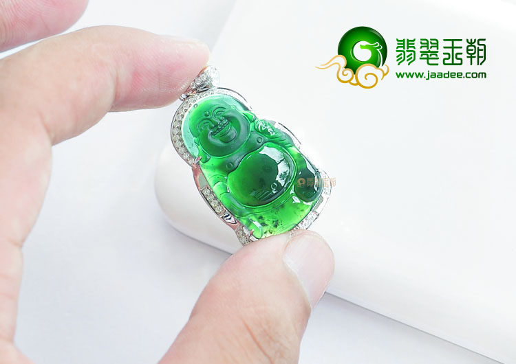 (超值推荐)玻璃种墨翠镶白金玉佛胸坠(真钻)