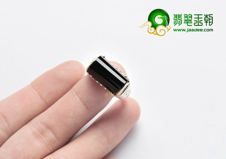 (超值推荐)糯冰种墨翠戒面