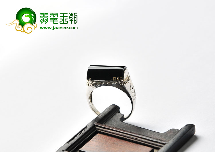 (超值推荐)糯冰种墨翠戒面