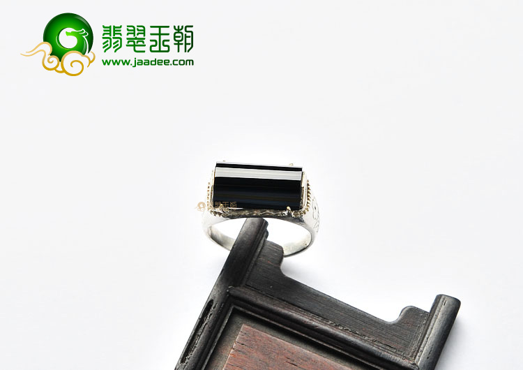 (超值推荐)糯冰种墨翠戒面