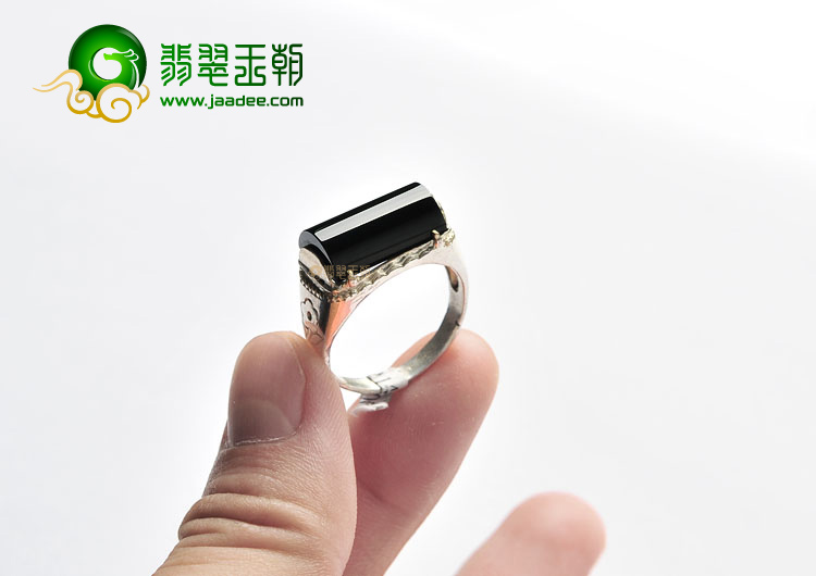 (超值推荐)糯冰种墨翠戒面