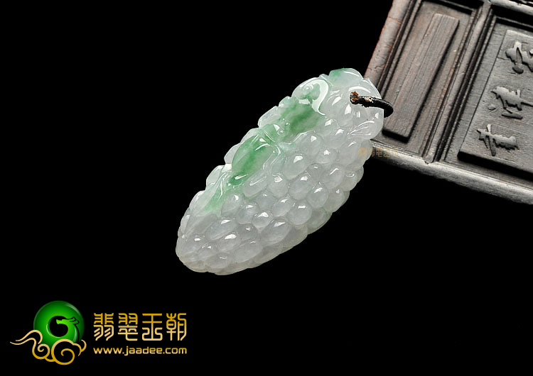 糯冰种飘翠苦尽甘来挂件