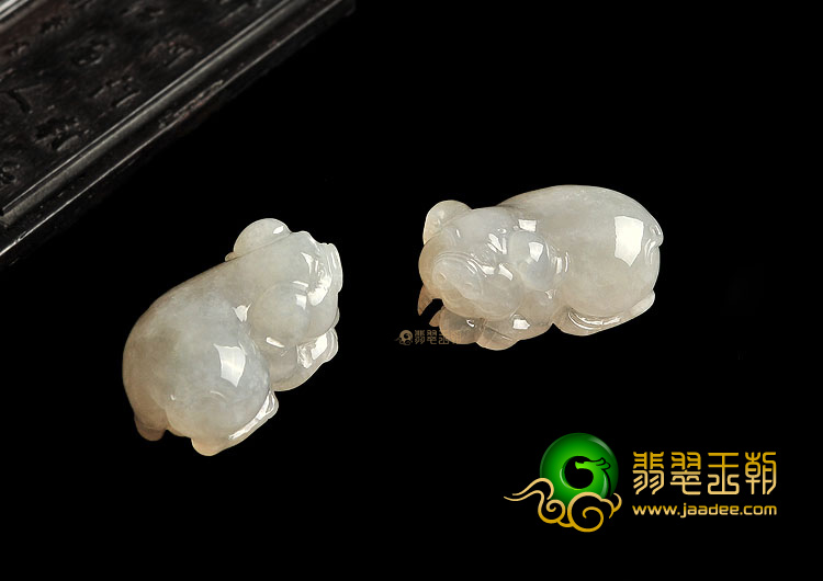 冰种淡黄翡财猪挂件(一对)
