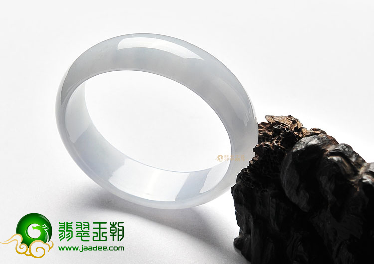 (超值推荐)糯冰种晴水贵妃镯(56mm-49.8mm)