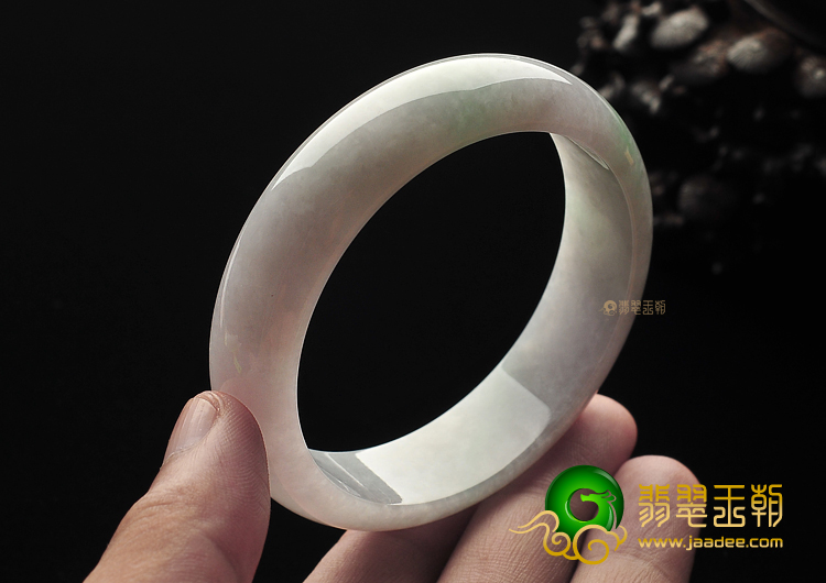 糯冰种淡春带彩手镯(58.1mm)