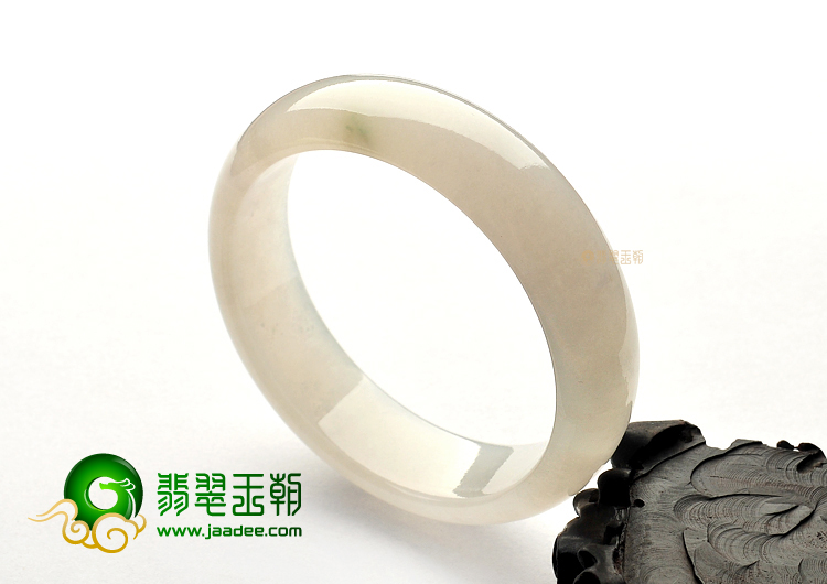 糯冰种白色手镯(57.1mm)