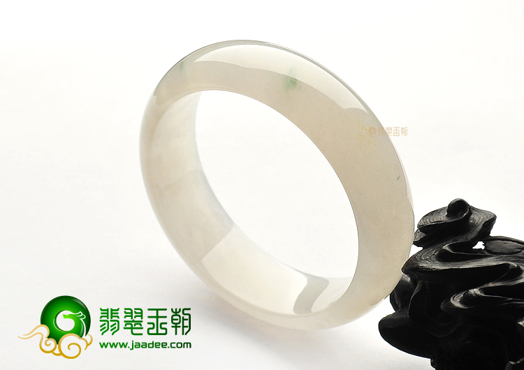 糯冰种白色略飘花手镯(57.6mm)