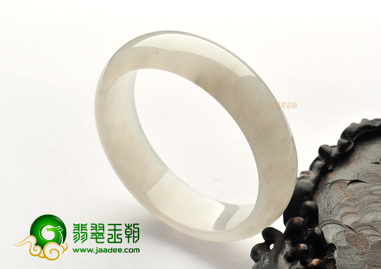 糯冰种白色手镯(57.1mm)