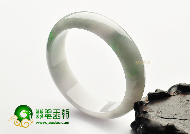 糯冰种淡春带彩手镯(55.8mm)