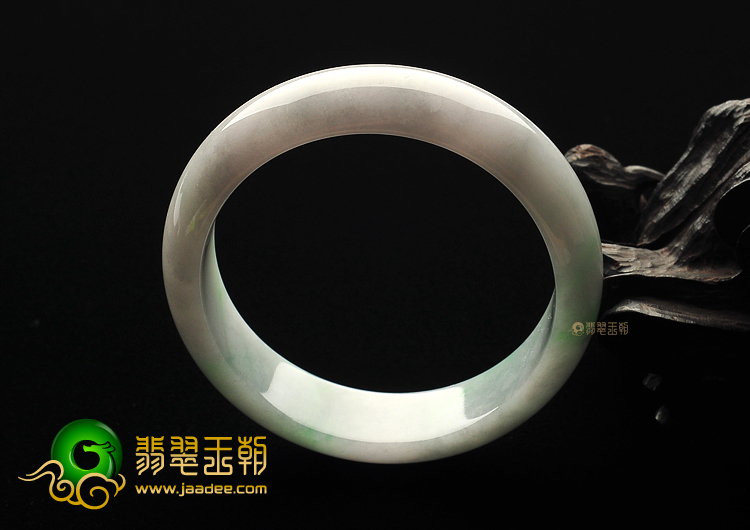 糯冰种淡春带彩手镯(55.8mm)