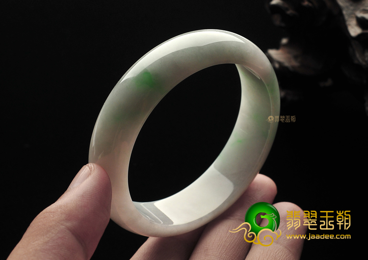 糯冰种淡春带彩手镯(55.8mm)