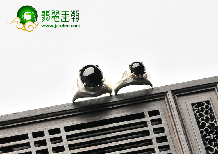 (超值推荐)冰种墨翠戒面(一对)