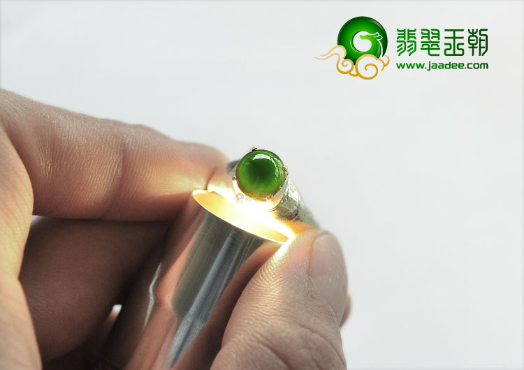 (超值推荐)冰种墨翠戒面(一对)