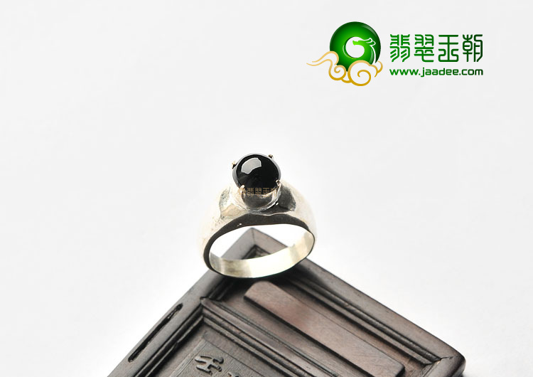 (超值推荐)冰种墨翠戒面(一对)