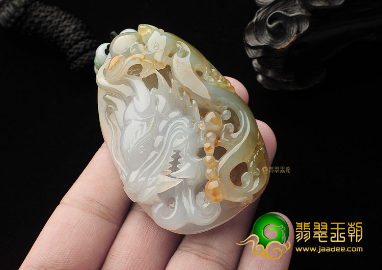 糯冰种褐黄翡龙凤牌挂件