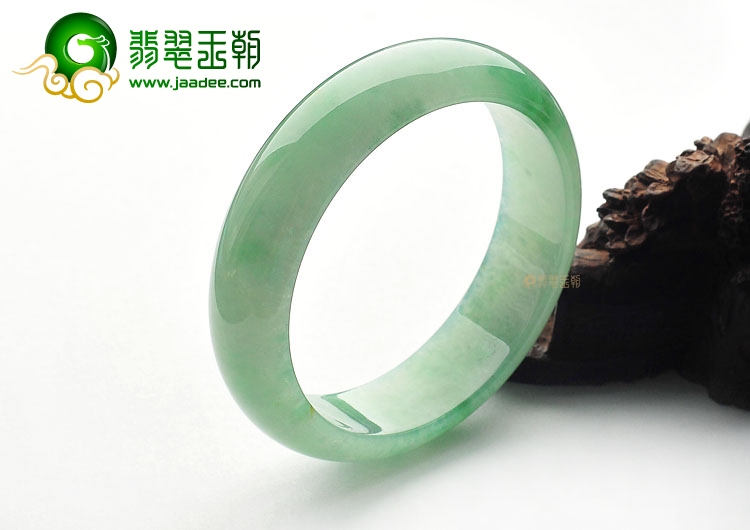 冰种豆绿手镯(58.3mm)