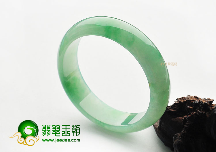 冰种豆绿手镯(58.3mm)