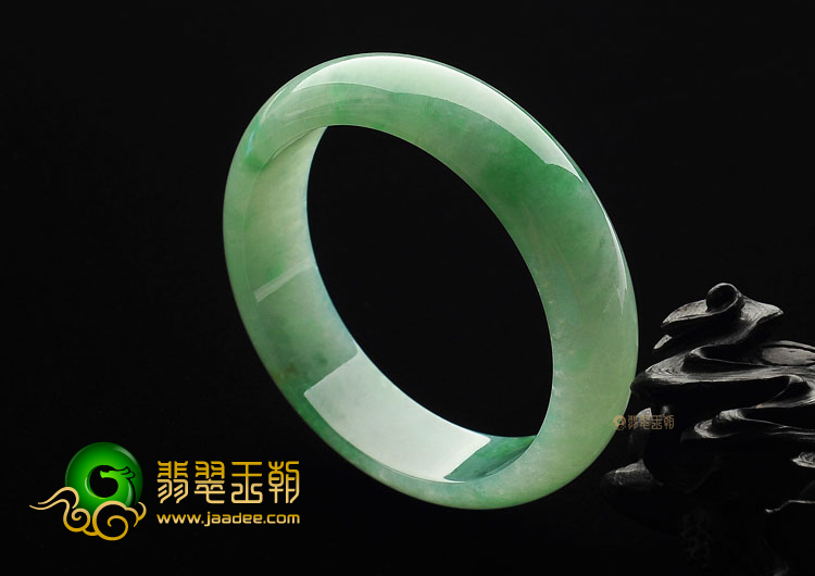 冰种豆绿手镯(58.3mm)