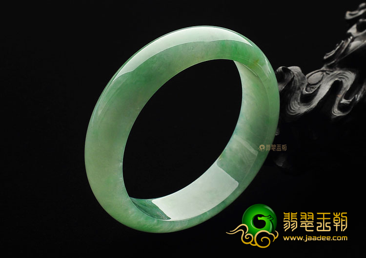 冰种豆绿手镯(58.3mm)