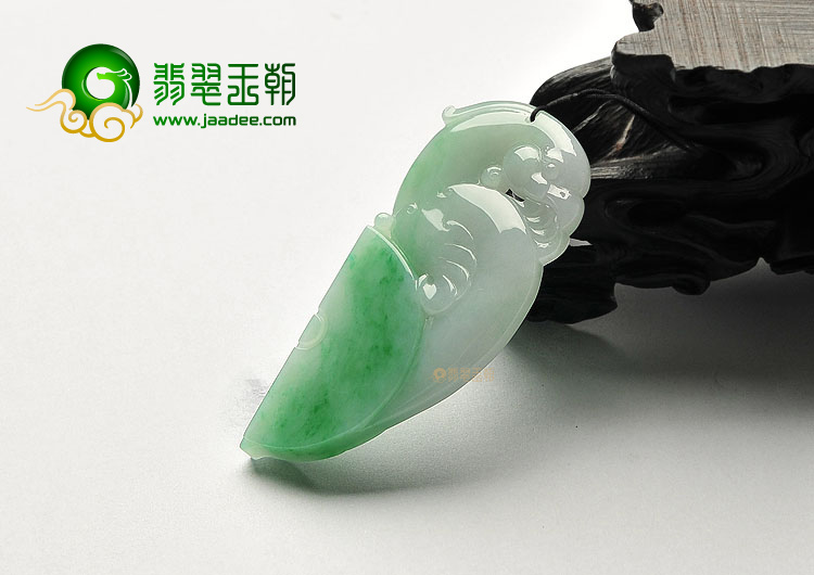 糯冰种飘翠龙凤牌挂件(一对)