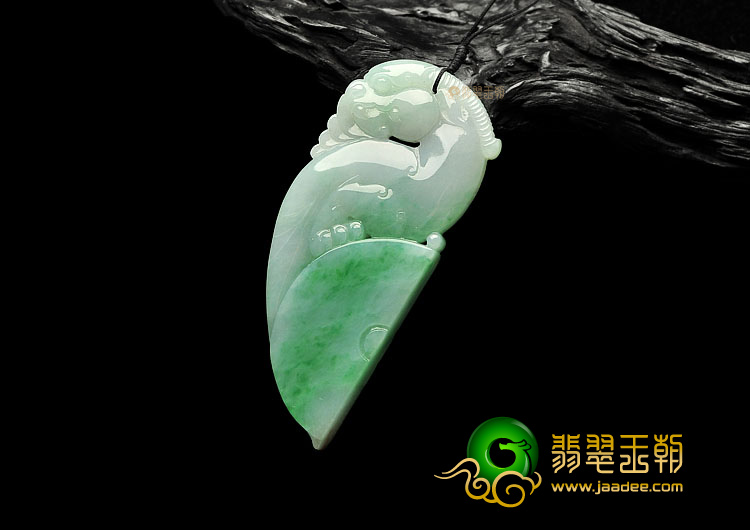 糯冰种飘翠龙凤牌挂件(一对)