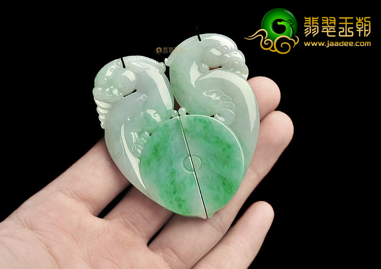 糯冰种飘翠龙凤牌挂件(一对)
