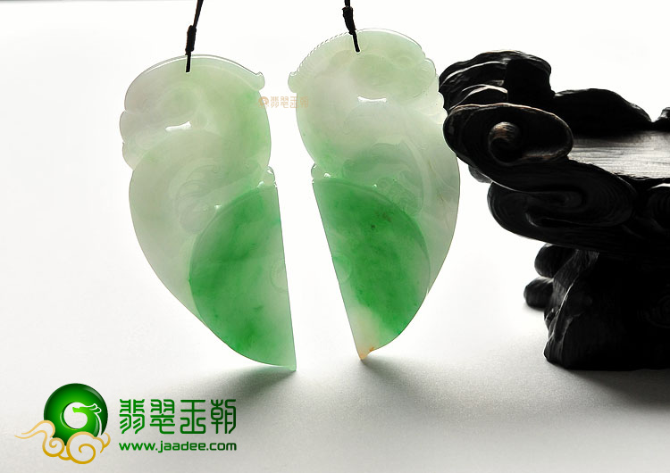 糯冰种飘翠龙凤牌挂件(一对)