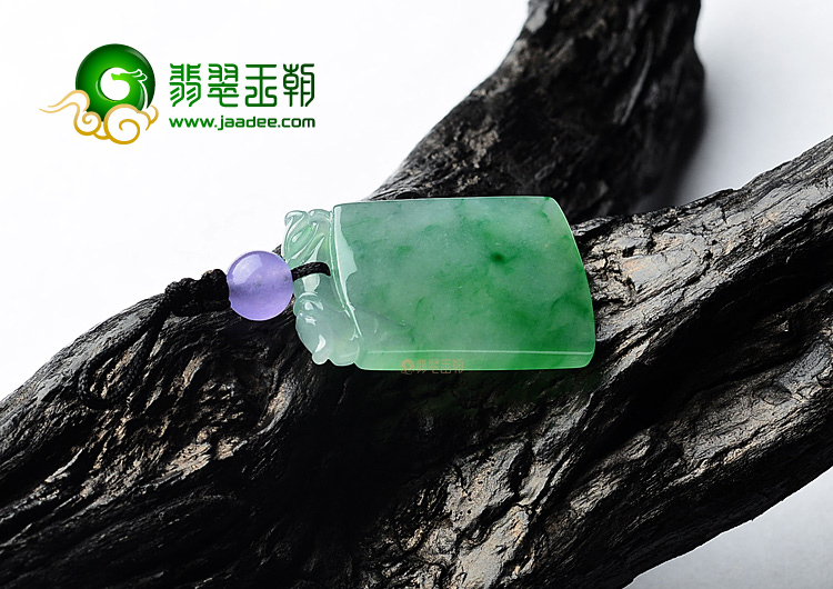 (超值推荐)冰种飘翠方牌挂件