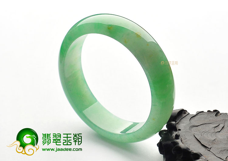 (超值推荐)冰种豆绿手镯(58.2mm)