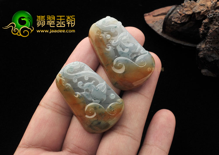 糯冰种褐黄翡仿古龙凤牌挂件(一对)