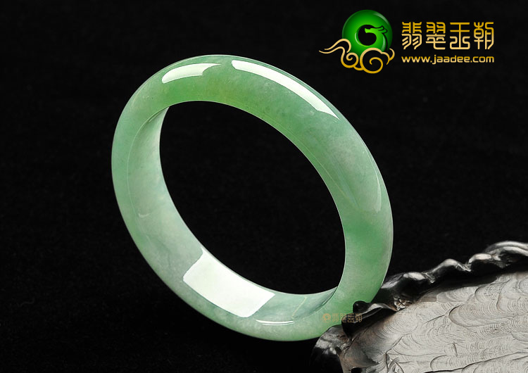 (超值推荐)冰种翠色手镯(59.7mm)