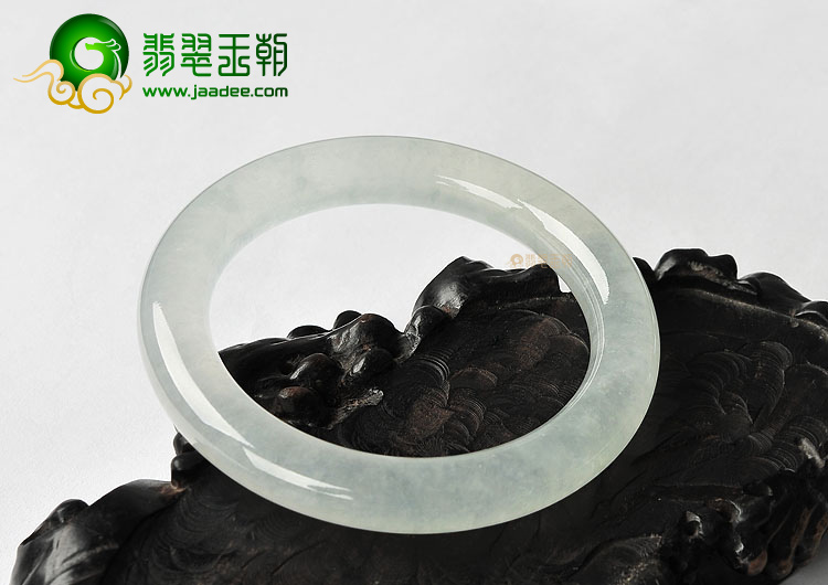 (超值推荐)冰种白色圆条手镯(57.1mm)