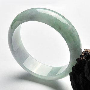 糯冰种淡春带彩手镯(58.3mm)