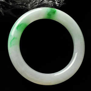 (超值推荐)糯冰种飘翠圆条手镯(55.5mm)