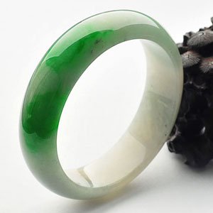 (超值推荐)糯冰种飘翠手镯(56mm)