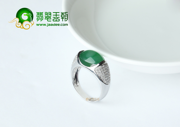 冰种翠色镶白金钻石戒指（男戒）