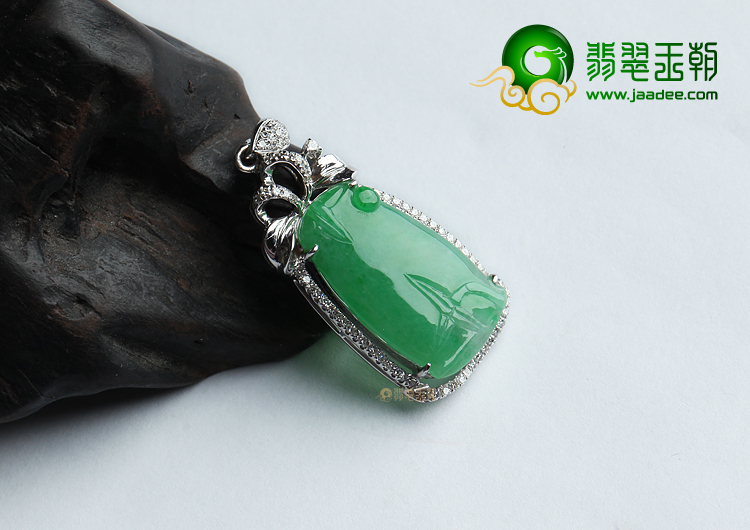 糯冰种苹果绿镶白金节节高胸坠