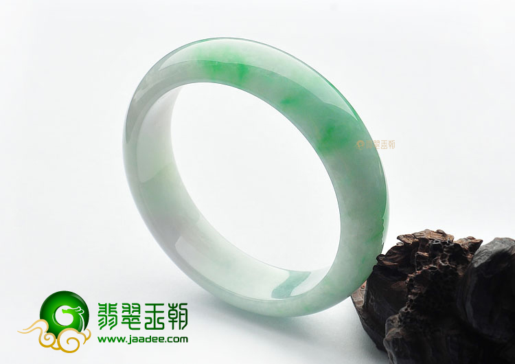 (超值推荐)糯冰种飘翠手镯(60mm)