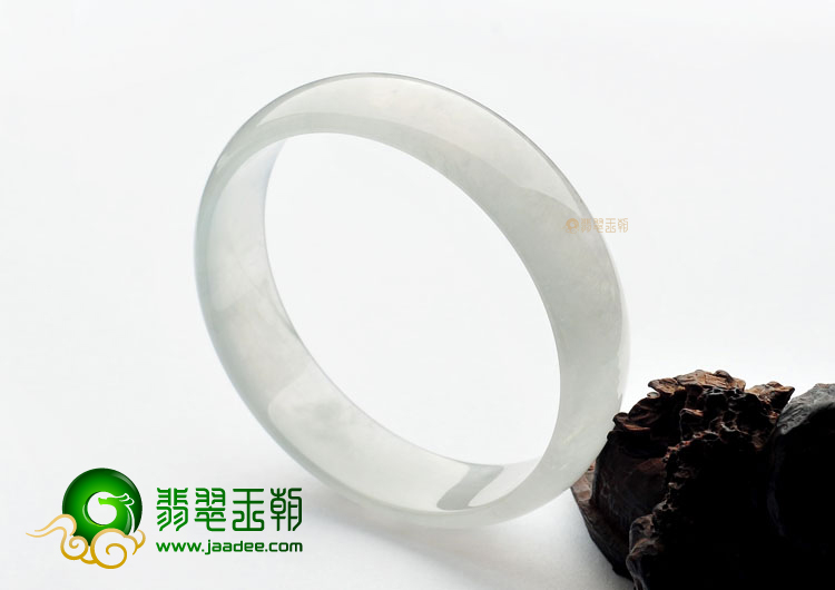 (超值推荐)冰玻种淡晴水手镯(61.5mm)