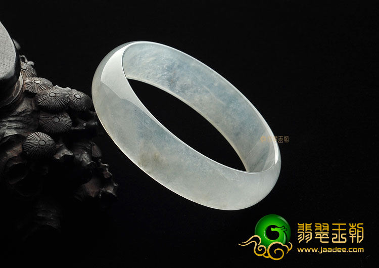 (超值推荐)冰玻种淡晴水手镯(61.5mm)