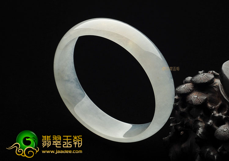 (超值推荐)冰玻种淡晴水手镯(61.5mm)
