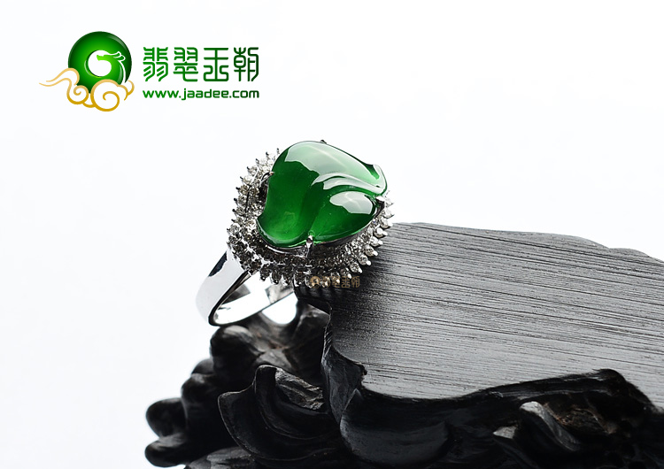(超值推荐)冰种深绿镶白金戒指(真钻)