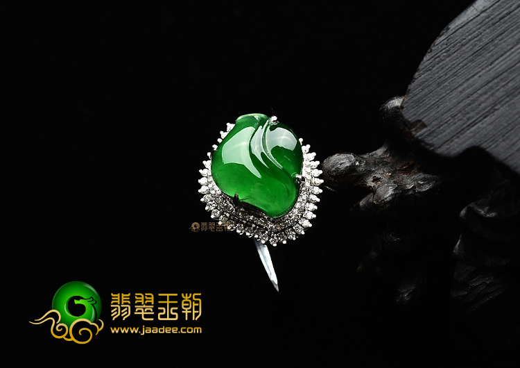 (超值推荐)冰种深绿镶白金戒指(真钻)