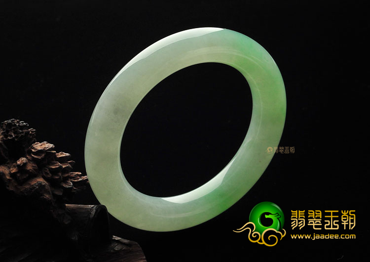 (超值推荐)冰种绿晴水圆条手镯(55.7mm)