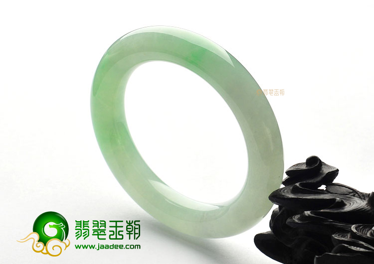(超值推荐)冰种绿晴水圆条手镯(55.7mm)