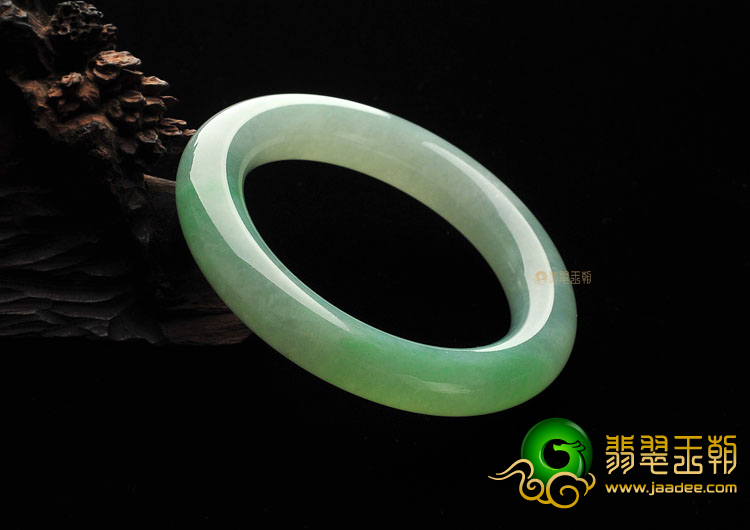 (超值推荐)冰种绿晴水圆条手镯(55.7mm)