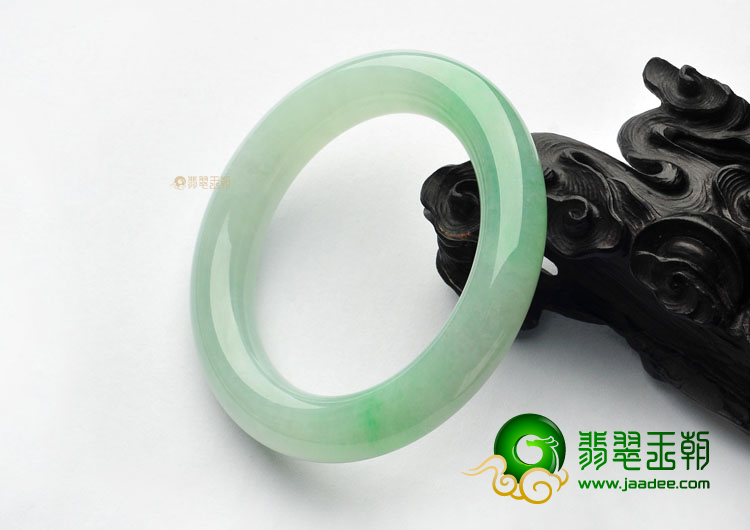 (超值推荐)冰种绿晴水圆条手镯(55.7mm)