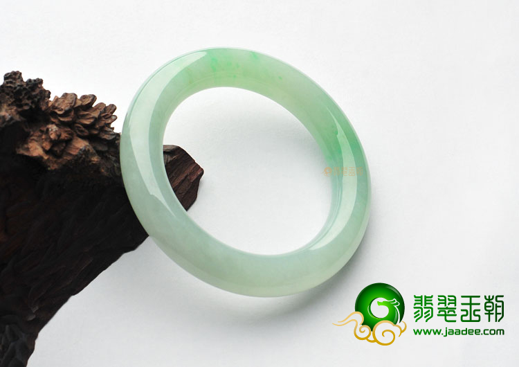 (超值推荐)冰种绿晴水圆条手镯(55.9mm)