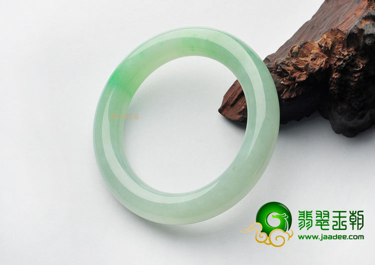 (超值推荐)冰种绿晴水圆条手镯(55.9mm)